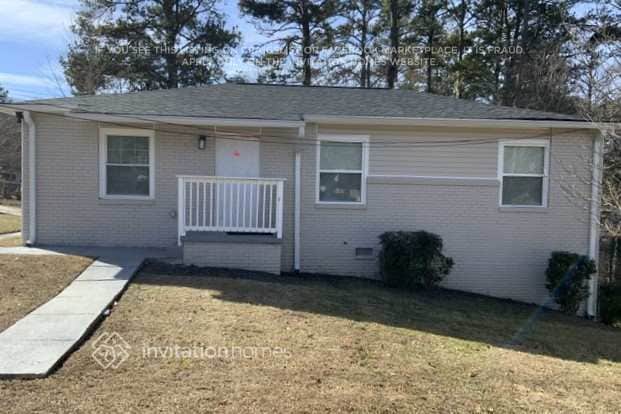 property at 3815 Clovis Ct NW