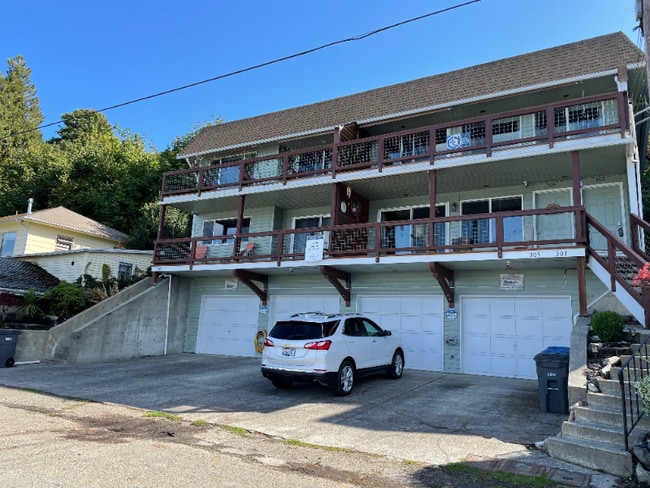 property at 307 Perry Ave N