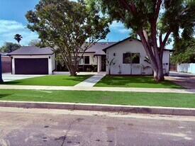 18152 Sunburst St in Northridge, CA - Building Photo