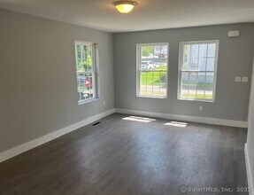14 Elm St in Seymour, CT - Building Photo - Building Photo