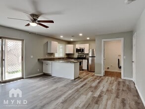 2009 W Newcastle Cir in Phoenix, AZ - Foto de edificio - Building Photo