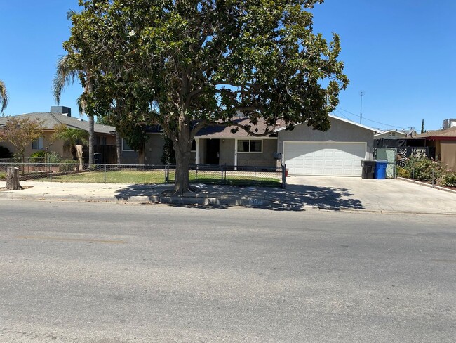 property at 317 S Hill St