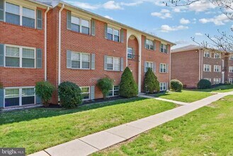 221 Crocker Dr, Unit B in Bel Air, MD - Building Photo - Building Photo