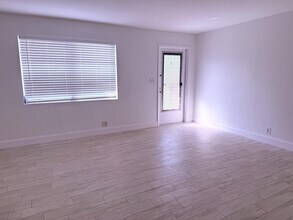 626 Prosperity Farms Rd in North Palm Beach, FL - Building Photo - Building Photo