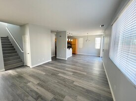 129 Claudia Way in Oceanside, CA - Building Photo