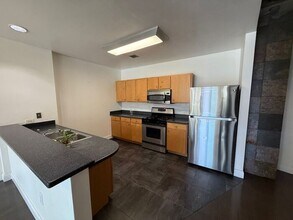 115 W Peachtree Pl NW in Atlanta, GA - Building Photo - Building Photo