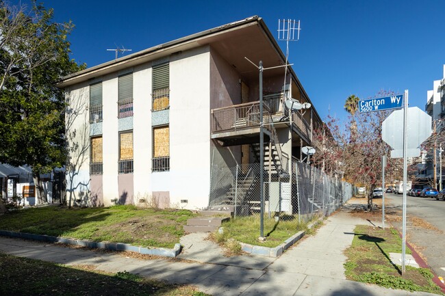 Park Andrew Plaza in Los Angeles, CA - Building Photo - Building Photo