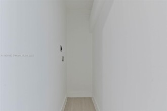 1051 NW 2nd St in Miami, FL - Building Photo - Building Photo