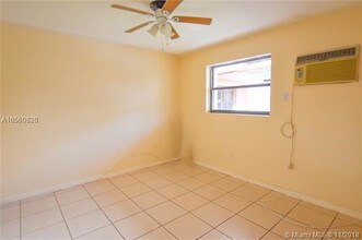 3400 SW 17th St-Unit -3400 in Miami, FL - Foto de edificio - Building Photo