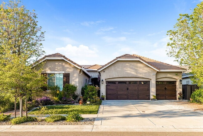 property at 6064 Cohasset Dr