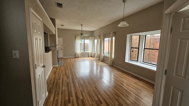 516 Lookout Mountain Trail in Mesquite, TX - Building Photo - Building Photo