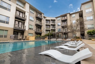 Bridge at Midtown Commons in Austin, TX - Building Photo