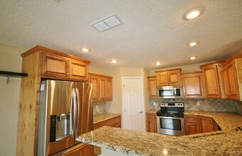 2401 Flagstone Dr in Clovis, NM - Building Photo - Building Photo