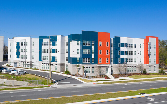 Alsander GNV in Gainesville, FL - Foto de edificio - Building Photo