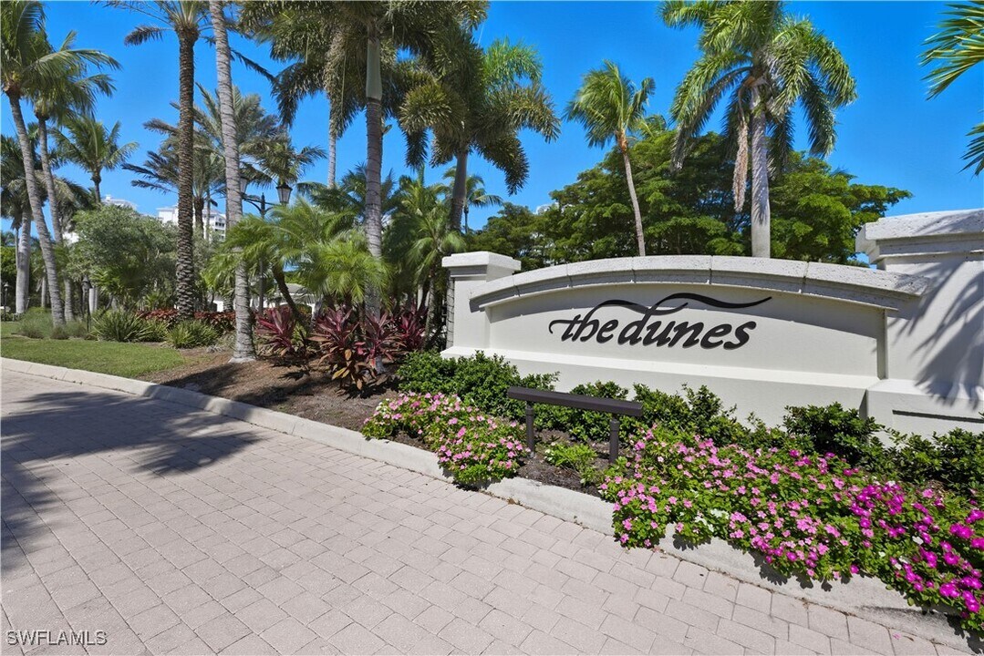 275 Indies Way in Naples, FL - Building Photo