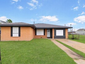 3105 Church St in Galveston, TX - Building Photo