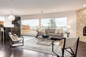 3574 Oakridge Dr in Nanaimo, BC - Building Photo - Building Photo