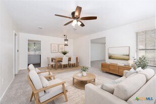 1405 Oak Park Ln in Salado, TX - Building Photo