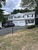 5 Fellows Rd in Clifton Park, NY - Building Photo