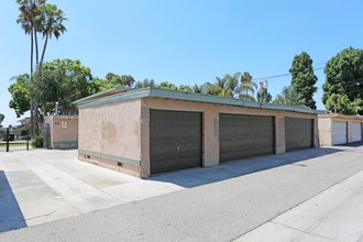 11641 Stuart Dr in Garden Grove, CA - Foto de edificio - Building Photo