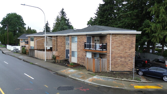 Brickwood Apartments in Auburn, WA - Building Photo - Building Photo