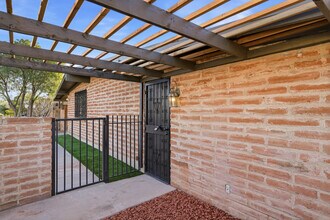 6814 E Koralee St in Tucson, AZ - Building Photo - Building Photo