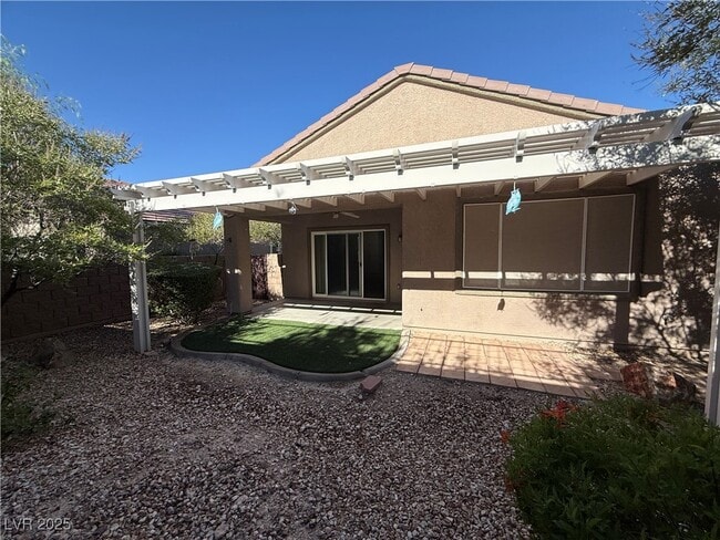 2427 Andromeda Ave in Henderson, NV - Building Photo - Building Photo