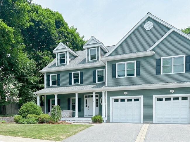 37 Rumford St in Winchester, MA - Building Photo - Building Photo