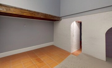 330 1/2 E St, Unit 1 in Boston, MA - Building Photo - Building Photo