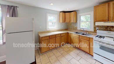 9 Edwards St in Greenville, SC - Building Photo - Building Photo