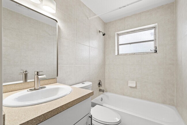 1908 NW 4th Ave in Boca Raton, FL - Building Photo - Building Photo