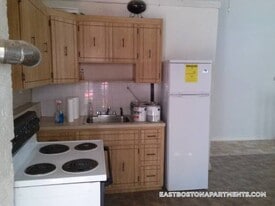 28 Orleans St in Boston, MA - Building Photo