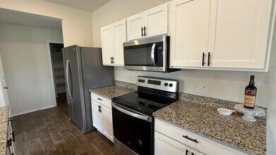 13104 Roving Pass in Elgin, TX - Building Photo - Building Photo