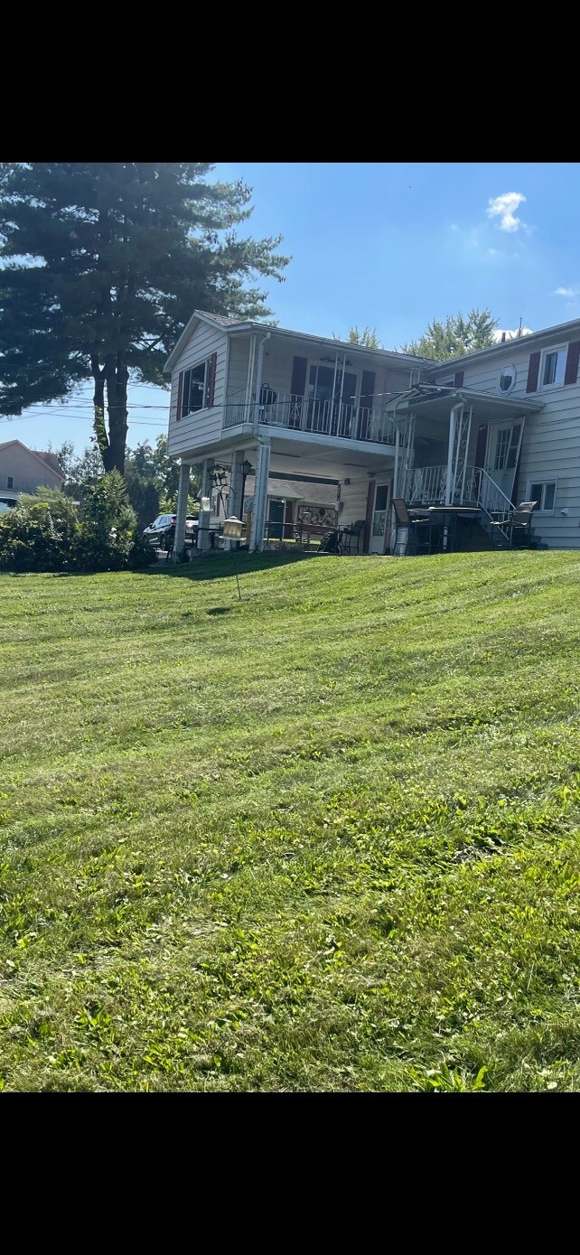 8 Hideaway Ln Rentals in Marlboro, NY