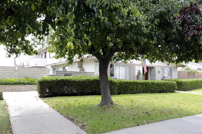 Mace Apartments in Costa Mesa, CA - Building Photo - Building Photo