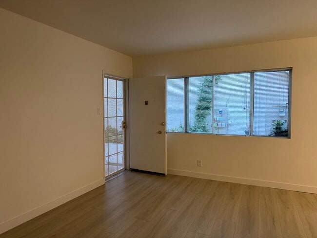 9338 National Blvd, Unit 3
