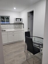 290 NW 92nd Ave in Pembroke Pines, FL - Building Photo - Building Photo