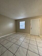3010 Allred Dr-Unit -B in Auburndale, FL - Building Photo - Building Photo