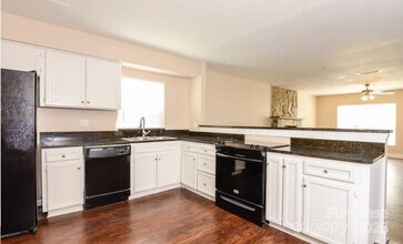 4039 Rutherford Dr in Charlotte, NC - Building Photo - Building Photo