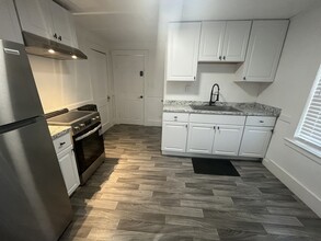 25 R Auburn St in Woburn, MA - Building Photo - Building Photo