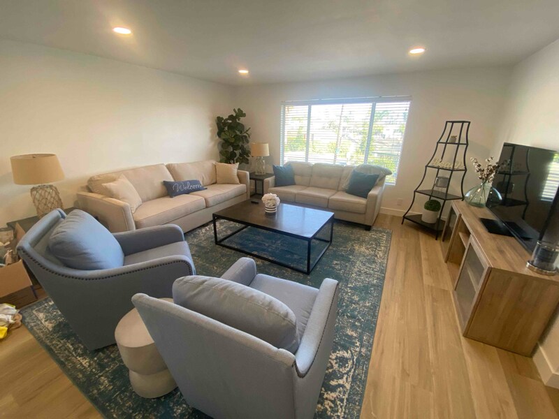 302 Avenida Del Mar in San Clemente, CA - Building Photo