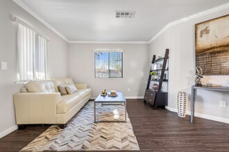 LAUREL GLEN in Manteca, CA - Foto de edificio - Interior Photo