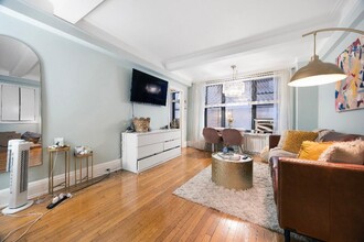7 Park Ave in New York, NY - Building Photo - Building Photo
