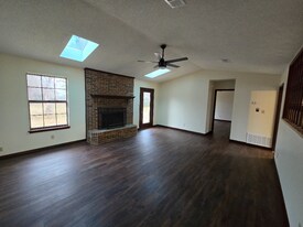 199 Lakeside Ln in Mary Esther, FL - Building Photo