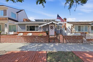 2104 E Ocean Blvd in Newport Beach, CA - Building Photo
