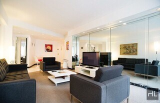 E 47 st in New York, NY - Building Photo