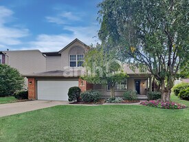 333 Greenwood Ln in Trenton, OH - Building Photo