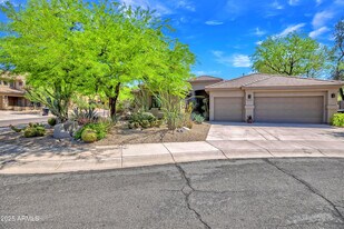 10655 E Acacia Dr in Scottsdale, AZ - Building Photo