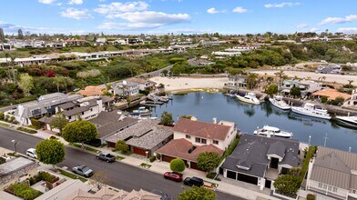 412 Evening Star Ln in Newport Beach, CA - Building Photo - Building Photo