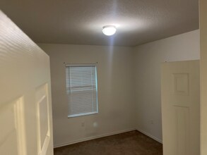 6317 Graymont Dr in Austin, TX - Foto de edificio - Building Photo